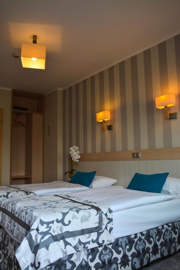 Restauracja 32 Motel Gryfice Ngoại thất bức ảnh