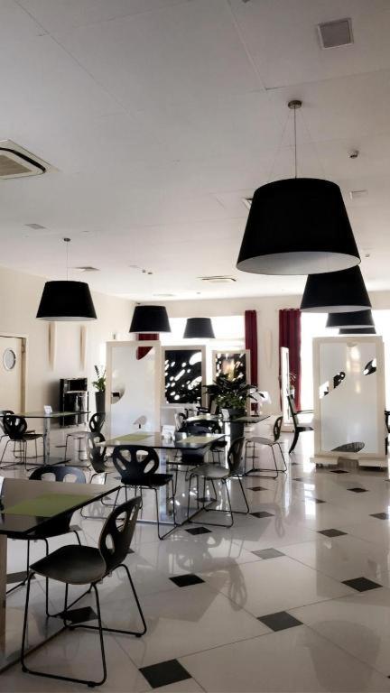 Restauracja 32 Motel Gryfice Ngoại thất bức ảnh