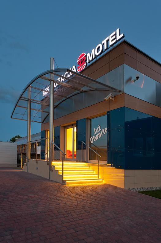 Restauracja 32 Motel Gryfice Ngoại thất bức ảnh